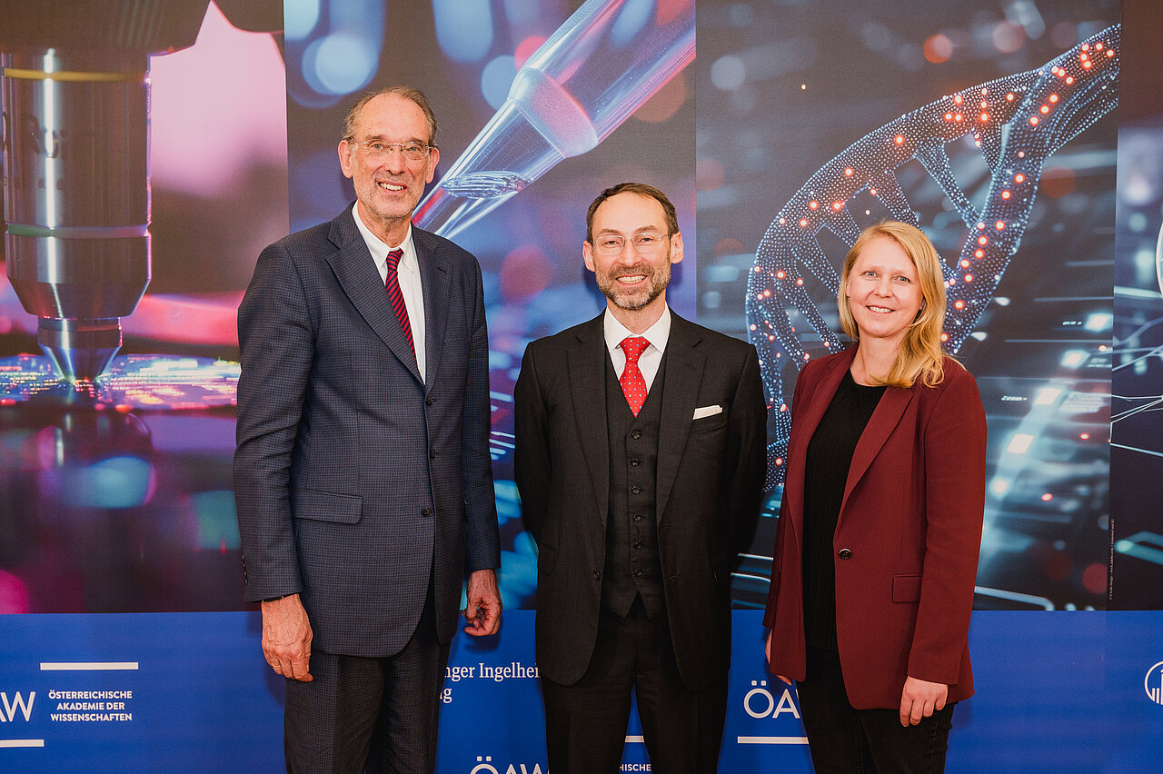 v.l. Heinz Faßmann (Präsident der Österreichischen Akademie der Wissenschaften), Michael Bronstein (Gründungsdirektor AITHYRA), Anita Ender (Geschäftsführerin AITHYRA), Copyright: OeAW, N. Unkart